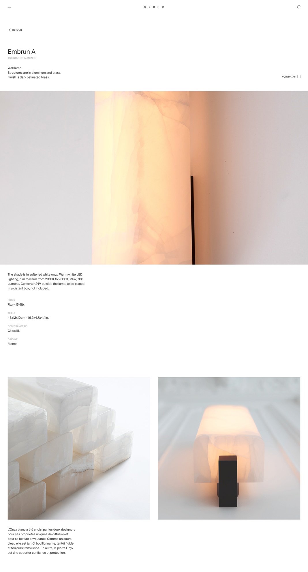 Ozone Light. Fiche de l'applique Embrun A sur ordinateur : grande photographie de l'abat-jour en onyx, puis matériaux, poids, dimensions et origine.